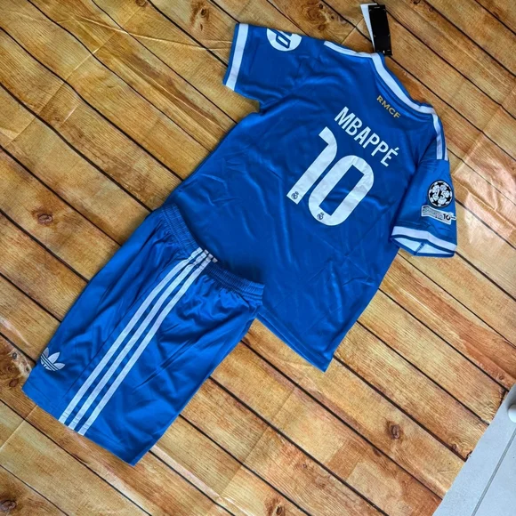 Real Madrid Kylian Mbappé 2025-26 Set For Kids - Picture 2 of 7
